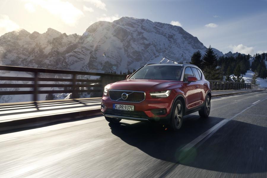  Volvo XC40 T5 Plug-in Hybrid 2019 года  (WW) (фото 8 из 24)